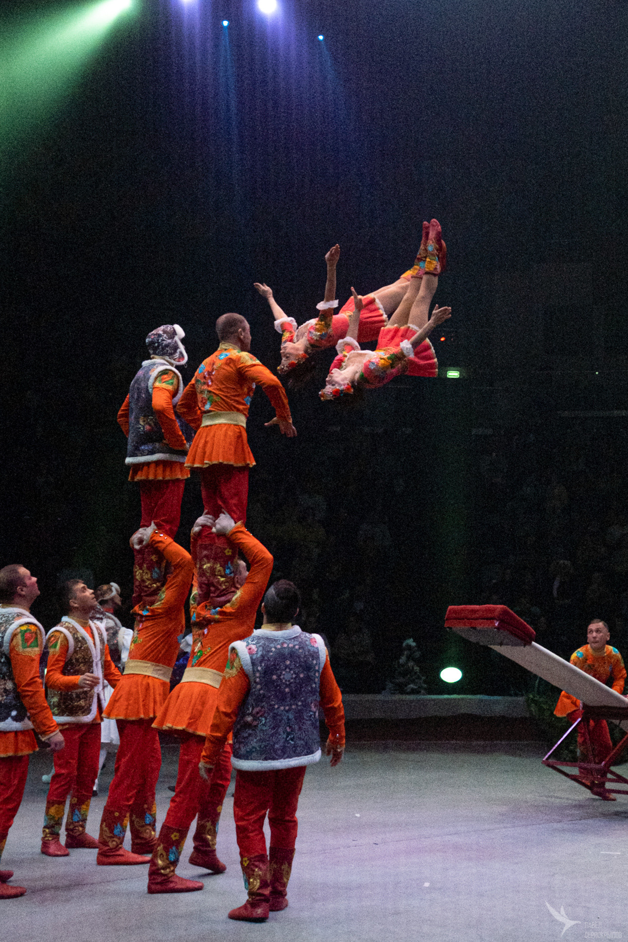 Новогодняя цирковая сказка «Морозко». Репортажный фотограф в Казани Павел Серпокрылов