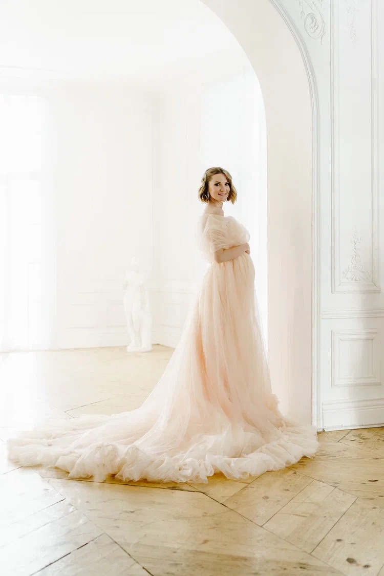 №4 Пышное розовое платье со шлейфом. Размер 42-50. Подходит беременным девушкам. 2000 руб