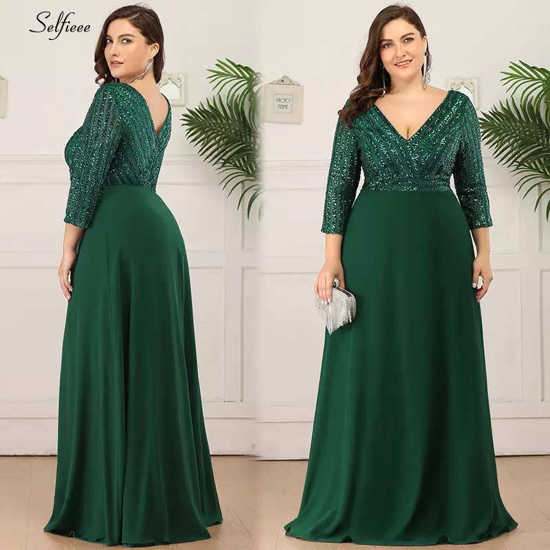 №99 Шикарное платье изумрудного цвет. приятная эластичная ткань. Размер L XL XXL. 1300 руб