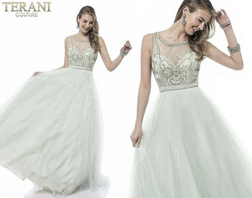 №912 Платье Terani. Оригинал. Размер 42-46. 1500 руб