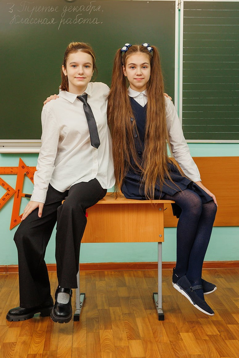 Выпускной альбом для 4 класса: фотосессии в школе и библиотеке. СИГМА | Студия выпускных альбомов Красноярск