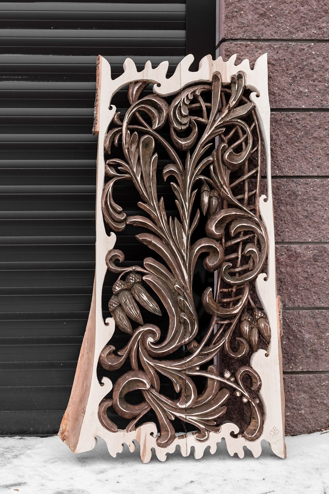 Резная картина из дереву