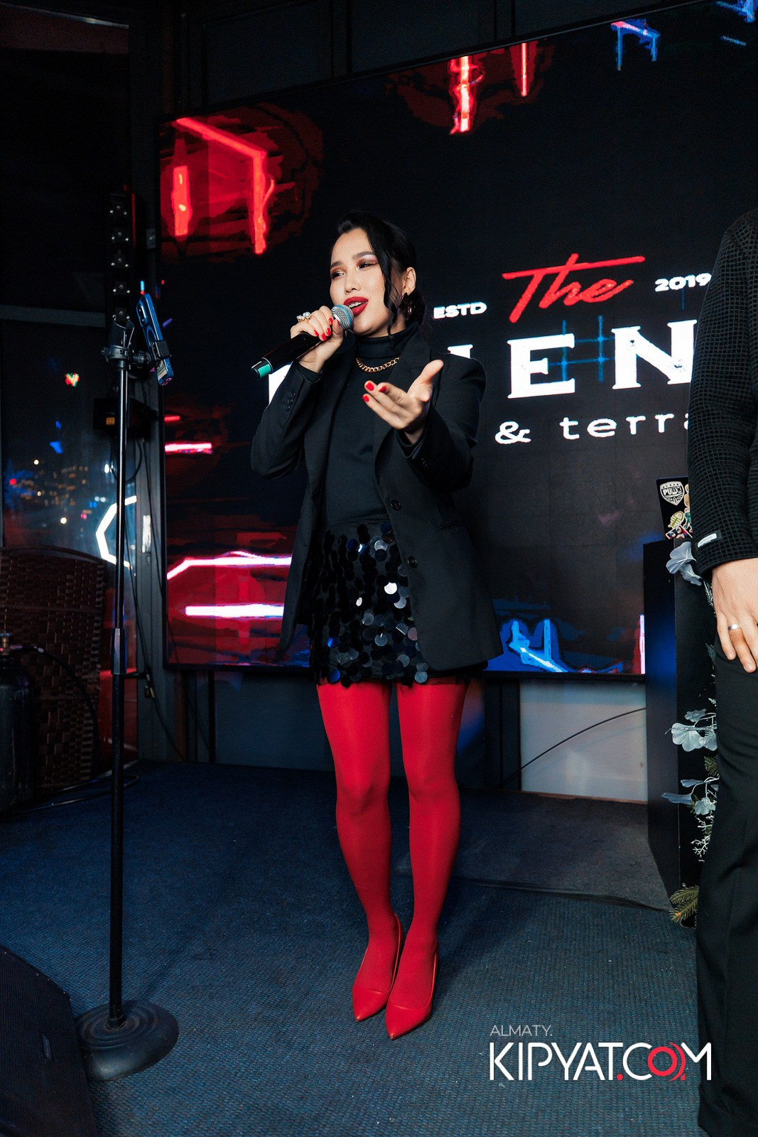 FRIENDS BAR & TERRACE. КИПЯТКОМ АЛМАТЫ!