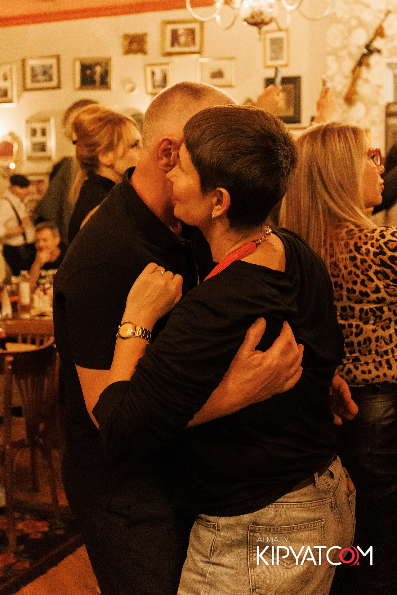 РЕСТОРАН «МАРЬИНА РОЩА». КИПЯТКОМ АЛМАТЫ!