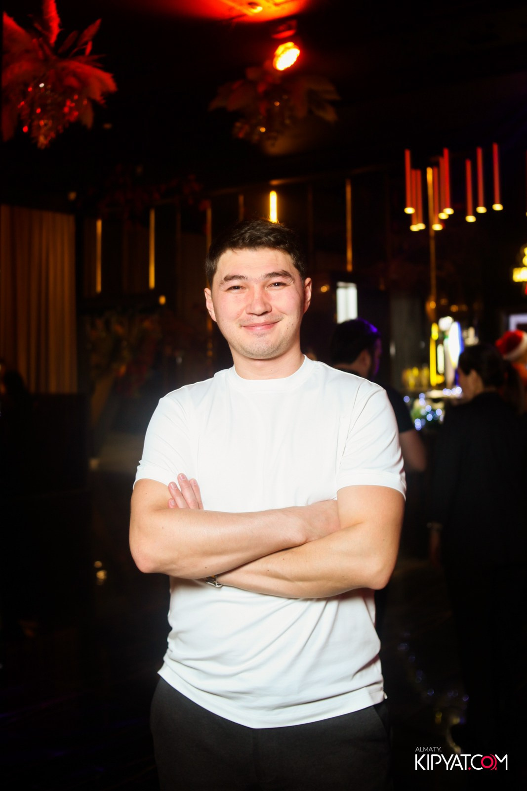 БАР ПАНАЕХАЛИ НА ДОСТЫК. КИПЯТКОМ АЛМАТЫ!