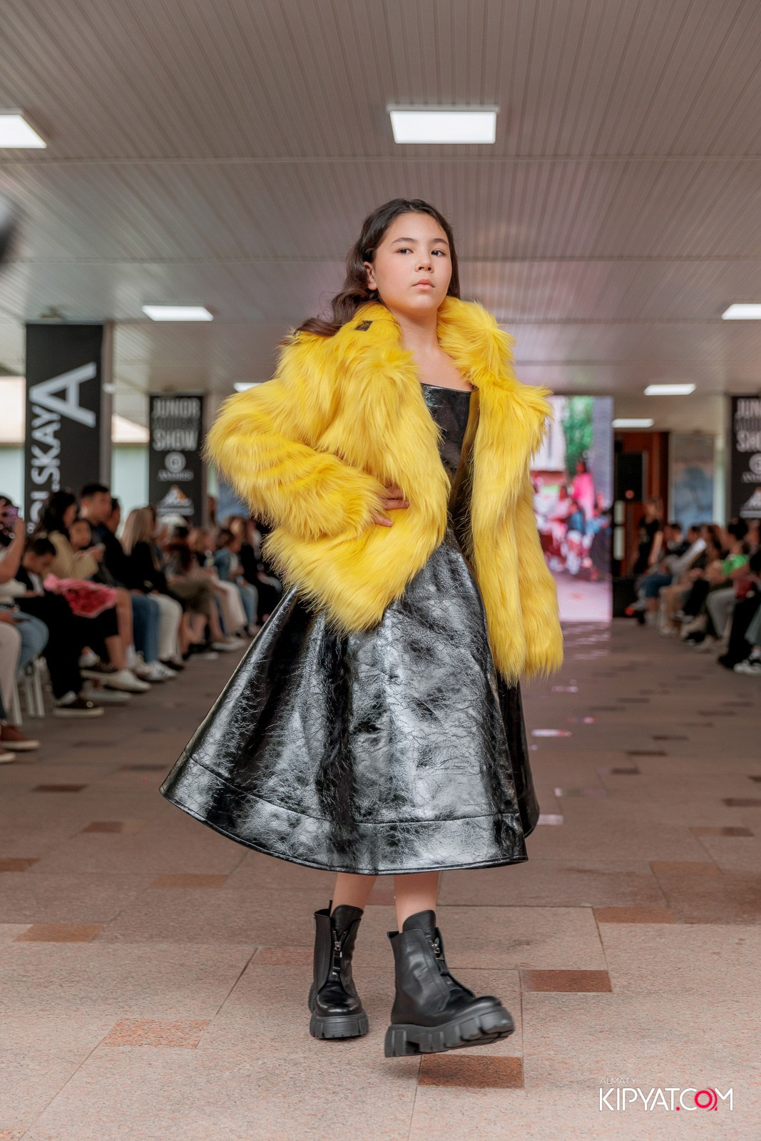 JUNIOR FASHION SHOW. КИПЯТКОМ АЛМАТЫ!