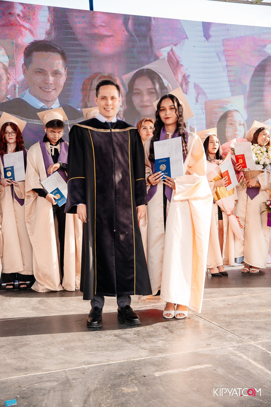 ВРУЧЕНИЕ ДИПЛОМОВ — НАРХОЗ КОЛЛЕДЖ. Part 3. КИПЯТКОМ АЛМАТЫ!