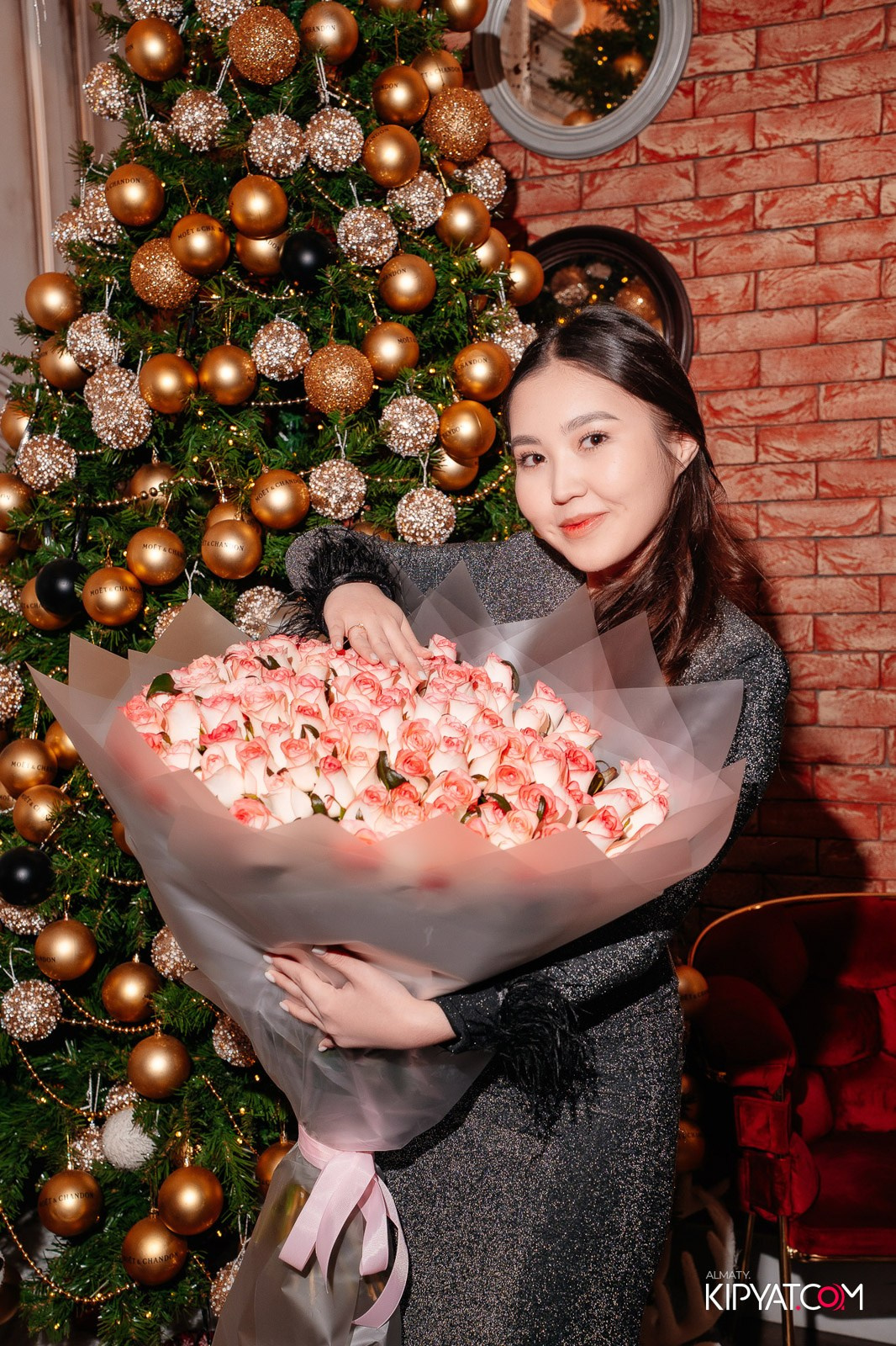 LAUREATE GRAND CAFÉ. КИПЯТКОМ АЛМАТЫ!