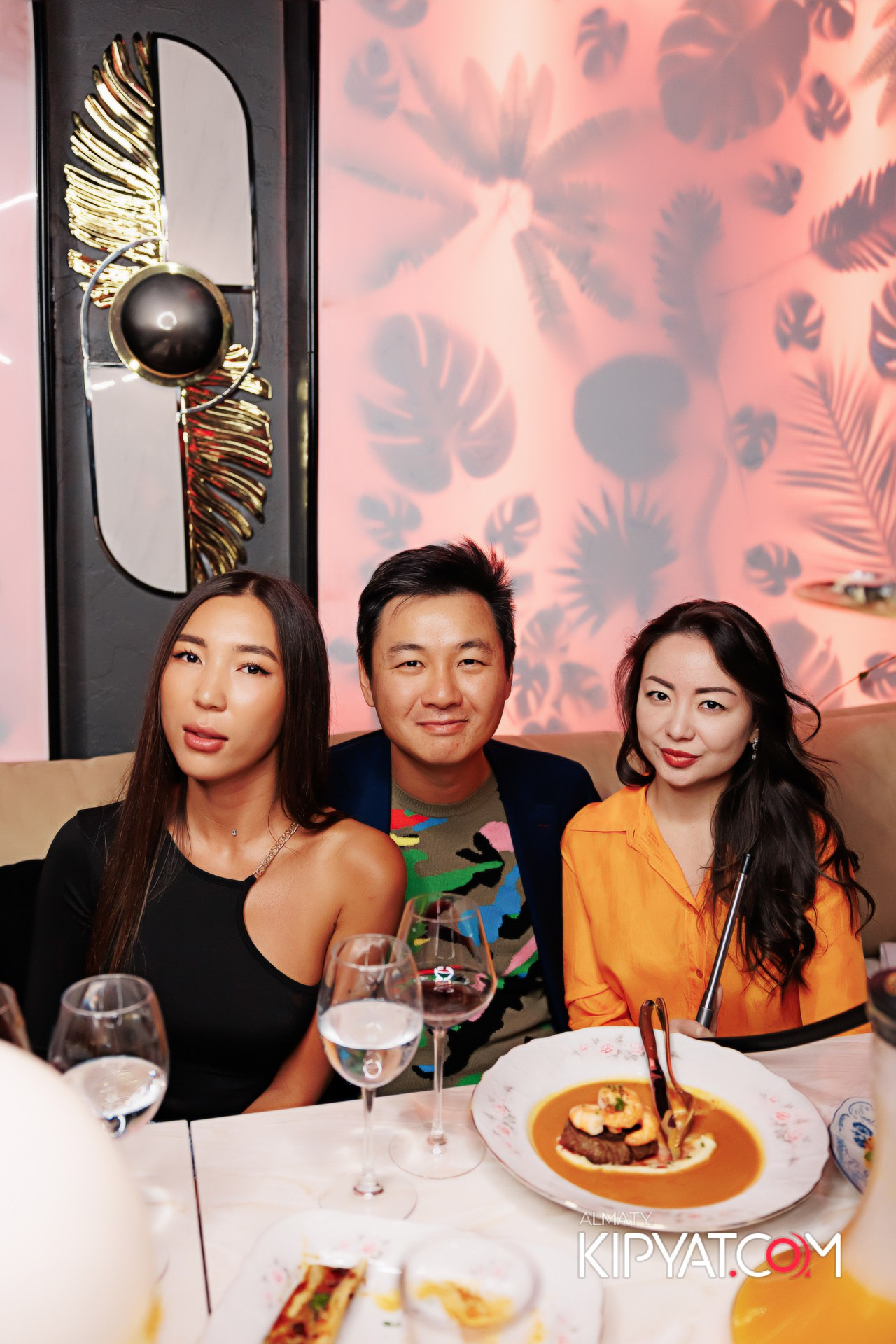 QUEEN. КИПЯТКОМ АЛМАТЫ!