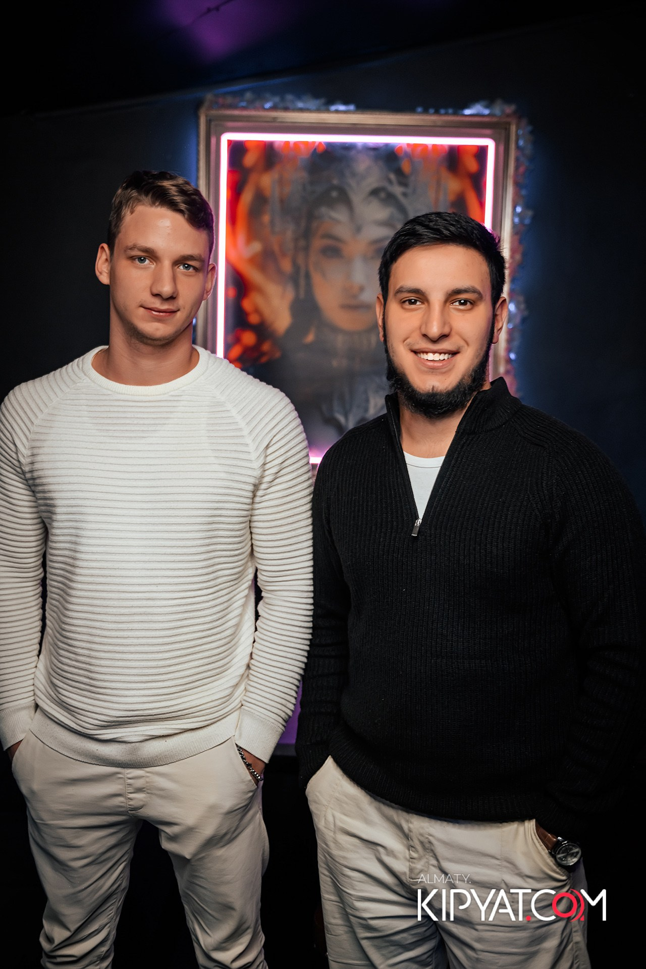 UYAT EMES BAR. КИПЯТКОМ АЛМАТЫ!