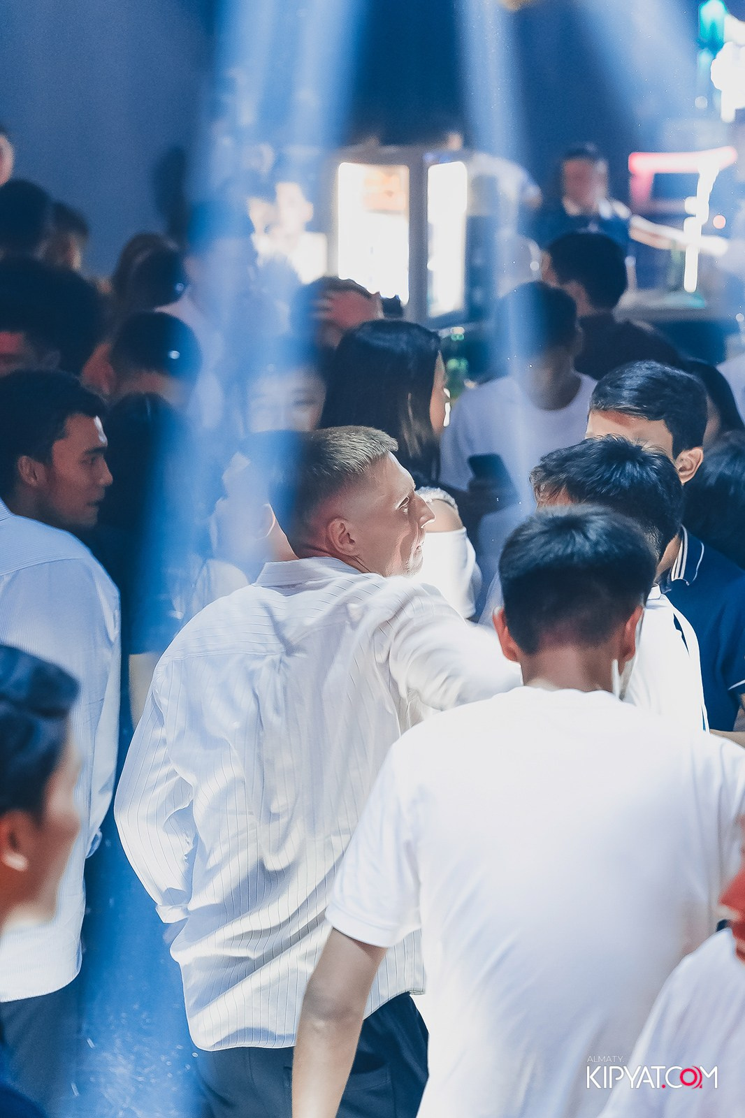 UYAT EMES BAR. КИПЯТКОМ АЛМАТЫ!