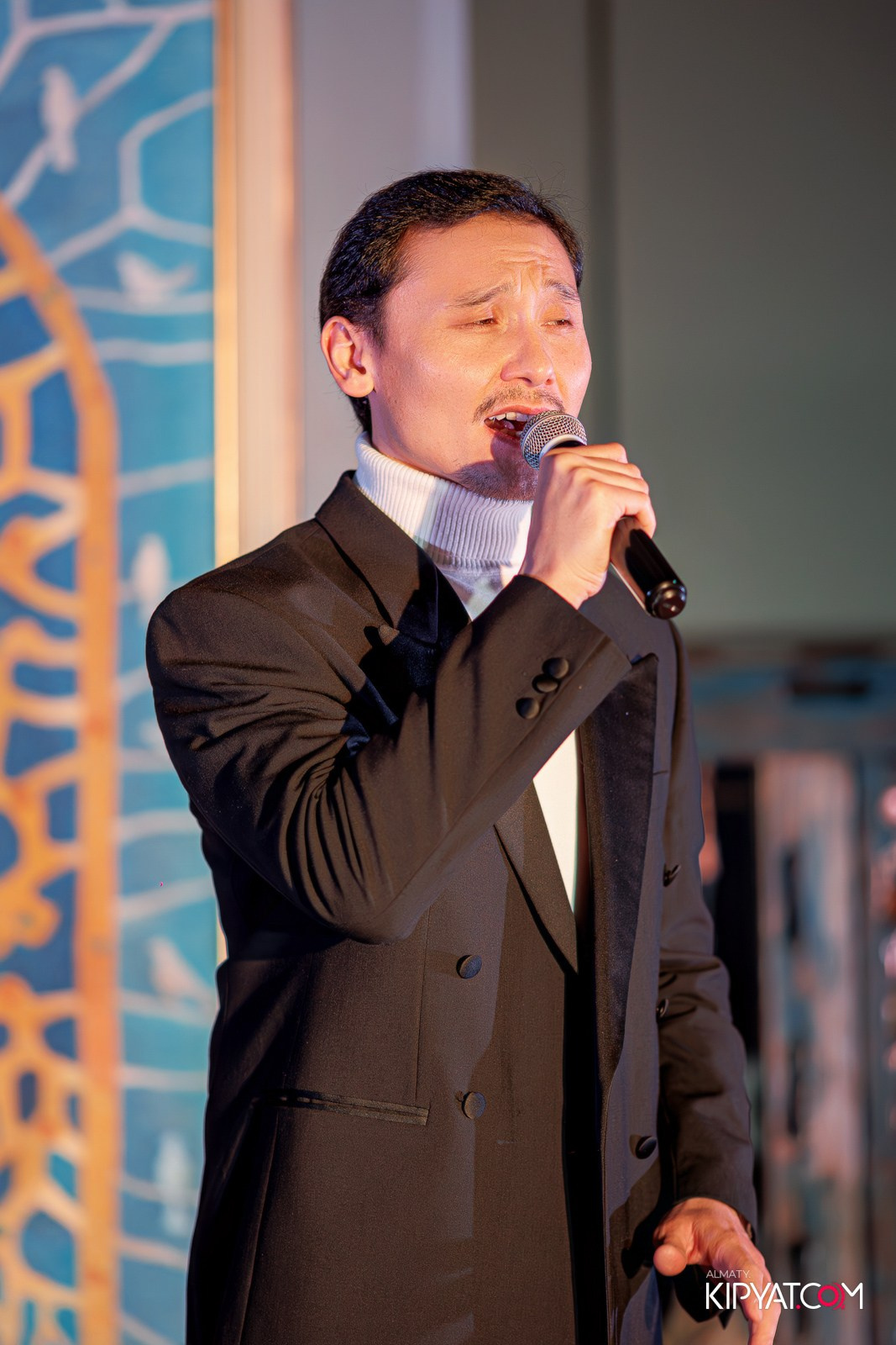 FASHION ПОКАЗ, КАЗАХСКОЙ НАЦИОНАЛЬНОЙ ОДЕЖДЫ. КИПЯТКОМ АЛМАТЫ!