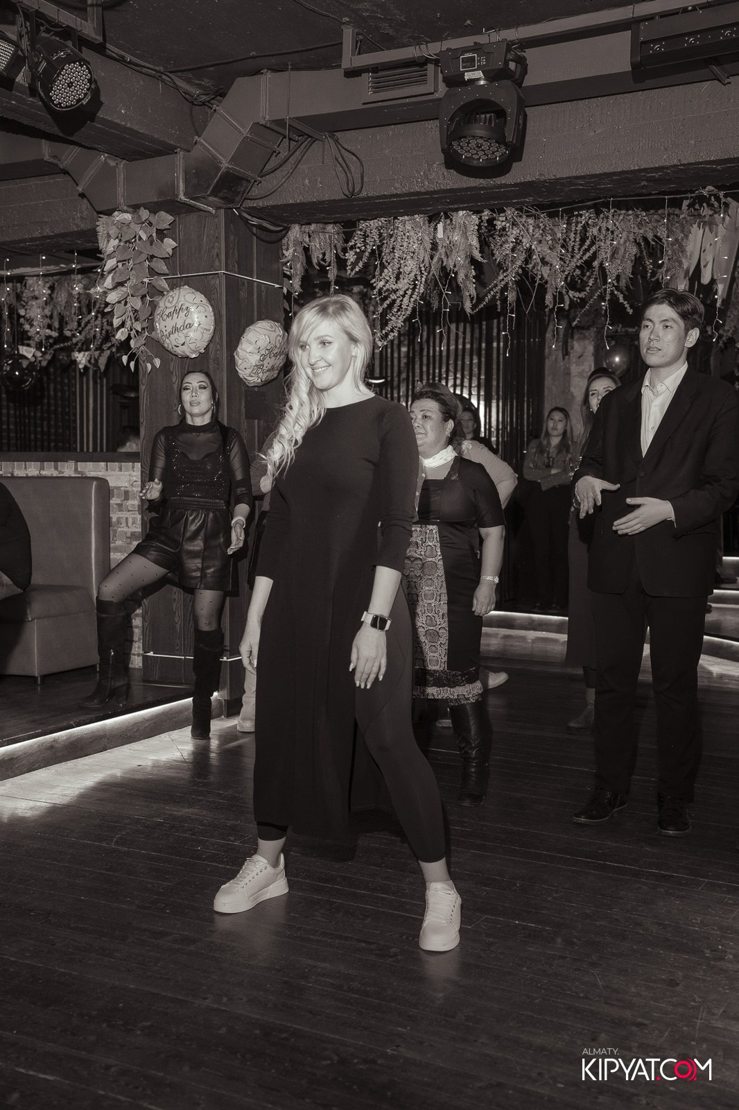 ДЕНЬ РОЖДЕНИЯ — MUNCHEN PUB NA PANFILOVA. КИПЯТКОМ АЛМАТЫ!