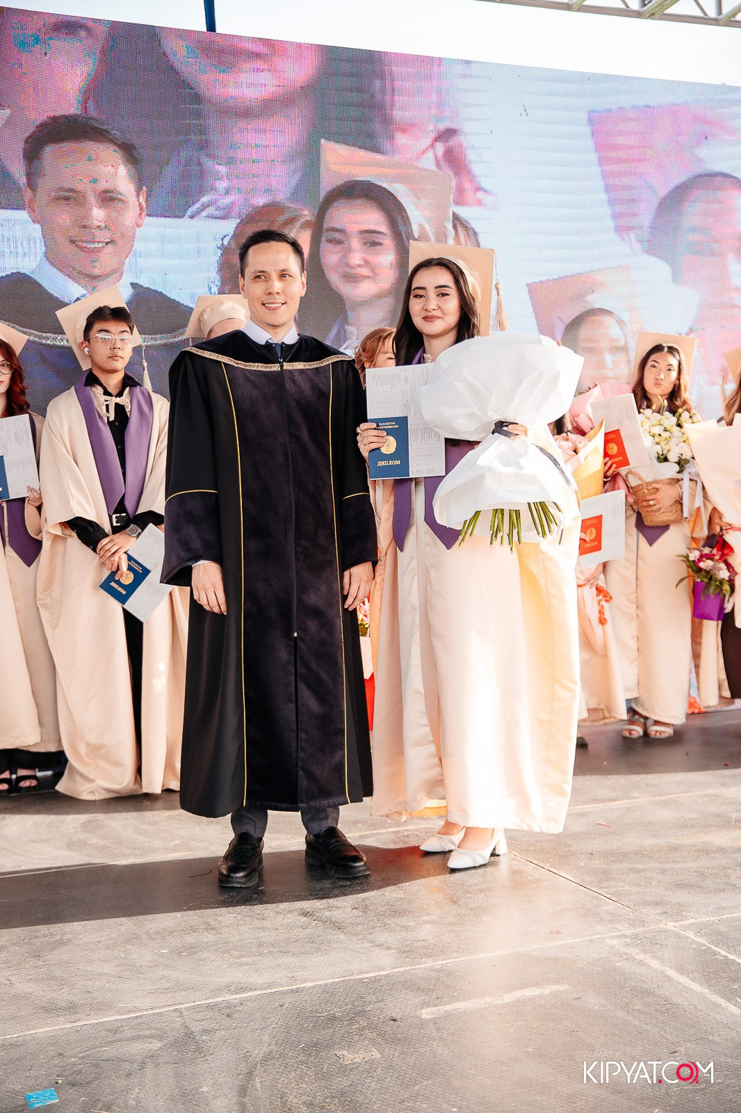 ВРУЧЕНИЕ ДИПЛОМОВ — НАРХОЗ КОЛЛЕДЖ. Part 3. КИПЯТКОМ АЛМАТЫ!