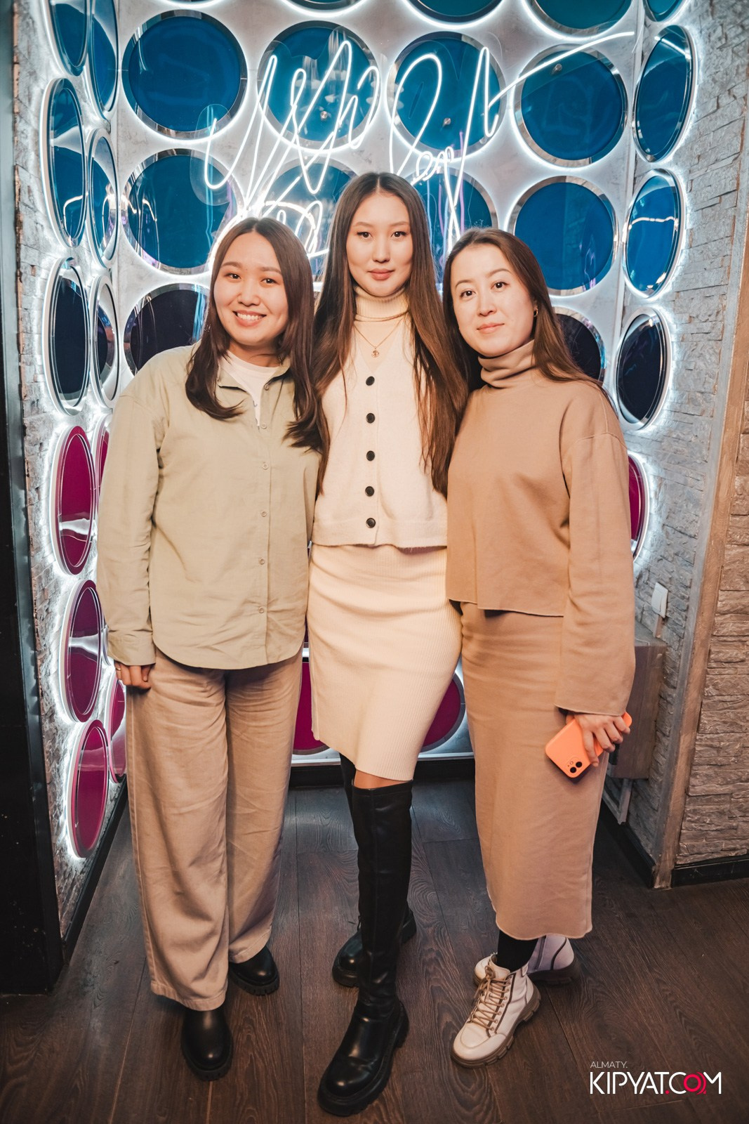 УХО И МЕДВЕДЬ НА ГАГАРИНА. КИПЯТКОМ АЛМАТЫ!