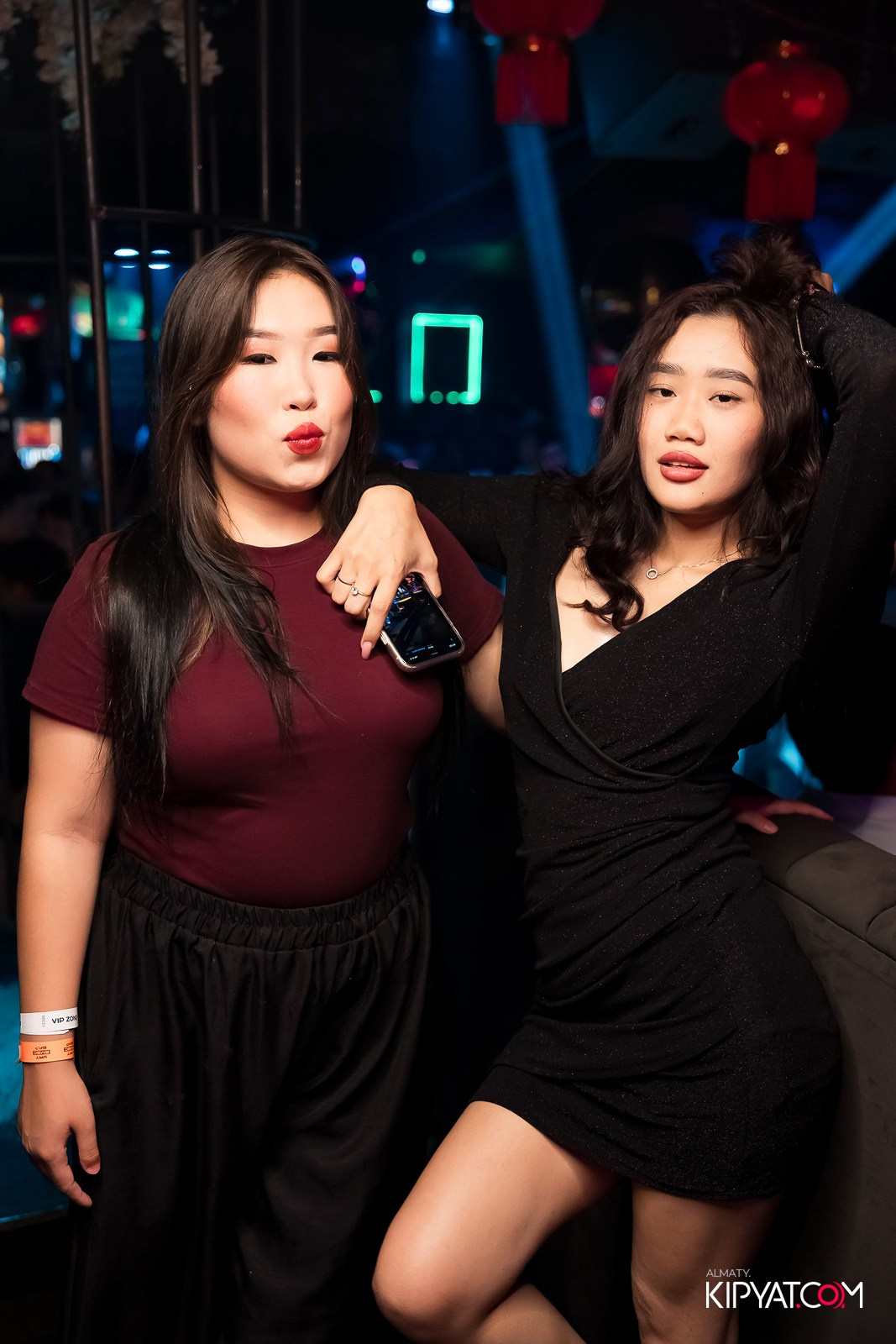 UYAT EMES BAR. КИПЯТКОМ АЛМАТЫ!