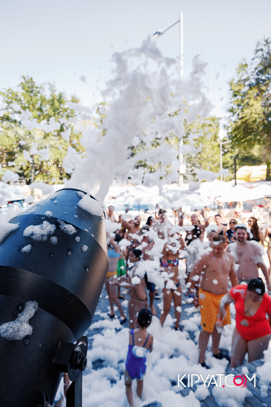 ПЕННАЯ ВЕЧЕРИНКА/ДЫМОВОЕ ШОУ/БАССЕЙН DELIGHT POOL. КИПЯТКОМ АЛМАТЫ!