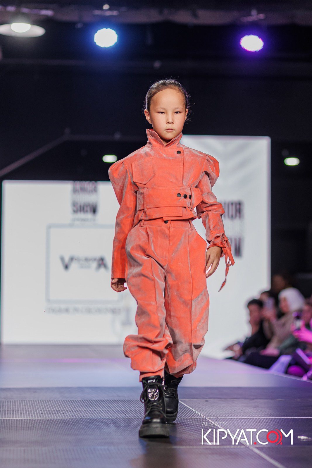 JUNIOR MODELS SHOW В РАМКАХ БЛАГОТВОРИТЕЛЬНОГО ПРОЕКТА МОДА ЗА СЧАСТЬЕ ДЕТЕЙ. КИПЯТКОМ АЛМАТЫ!