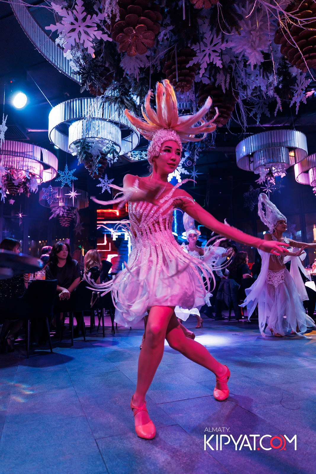 FRIENDS BAR & TERRACE. КИПЯТКОМ АЛМАТЫ!