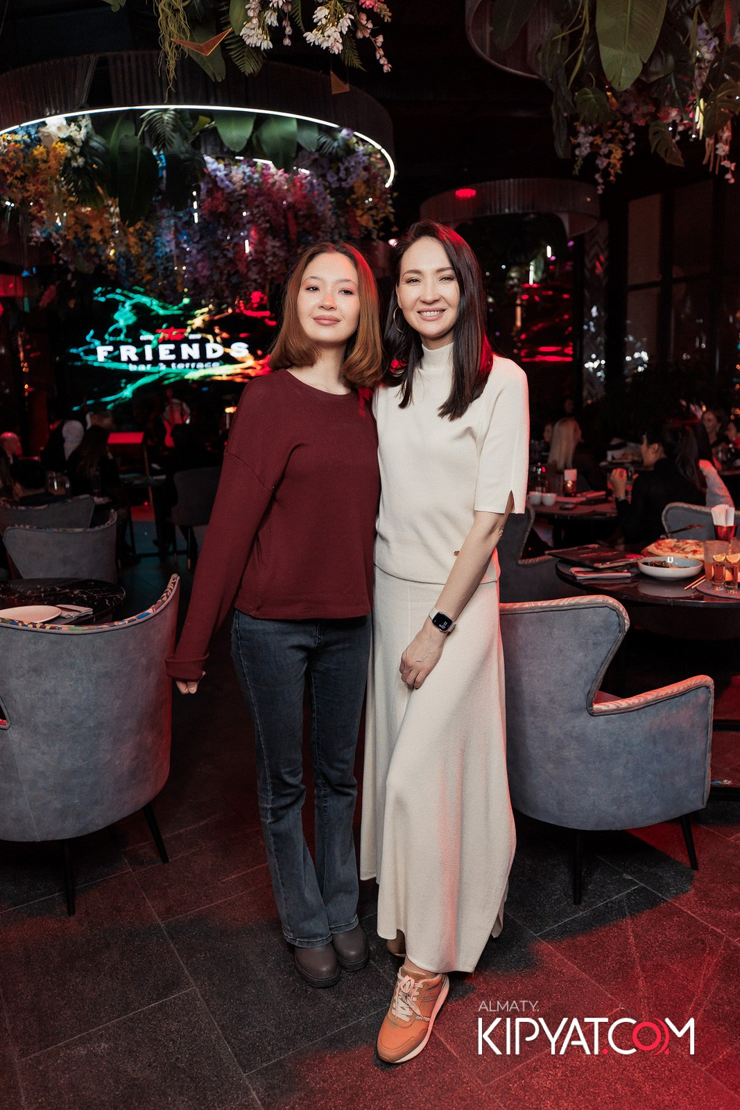 FRIENDS BAR & TERRACE. КИПЯТКОМ АЛМАТЫ!