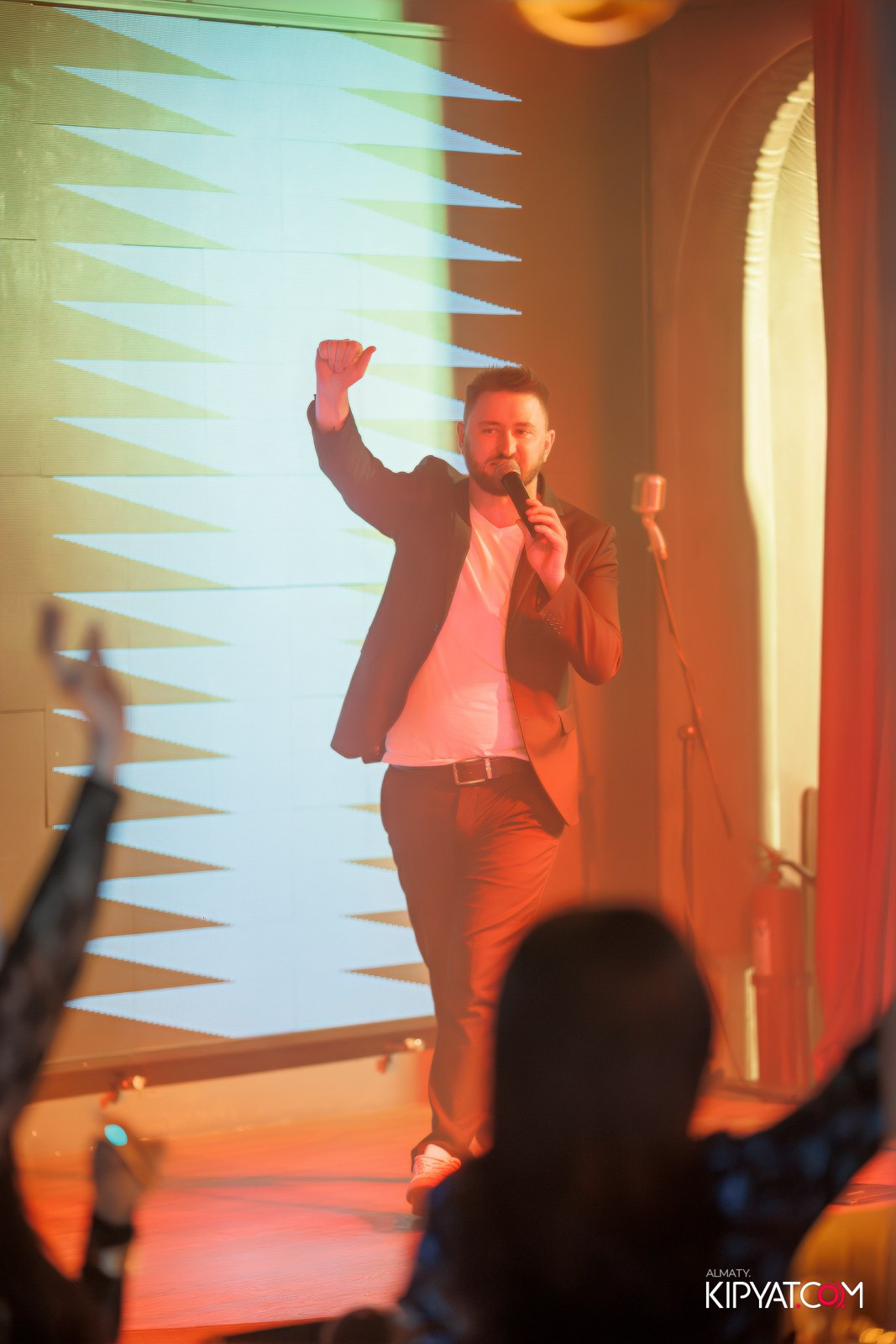 LAUREATE GRAND CAFÉ. КИПЯТКОМ АЛМАТЫ!