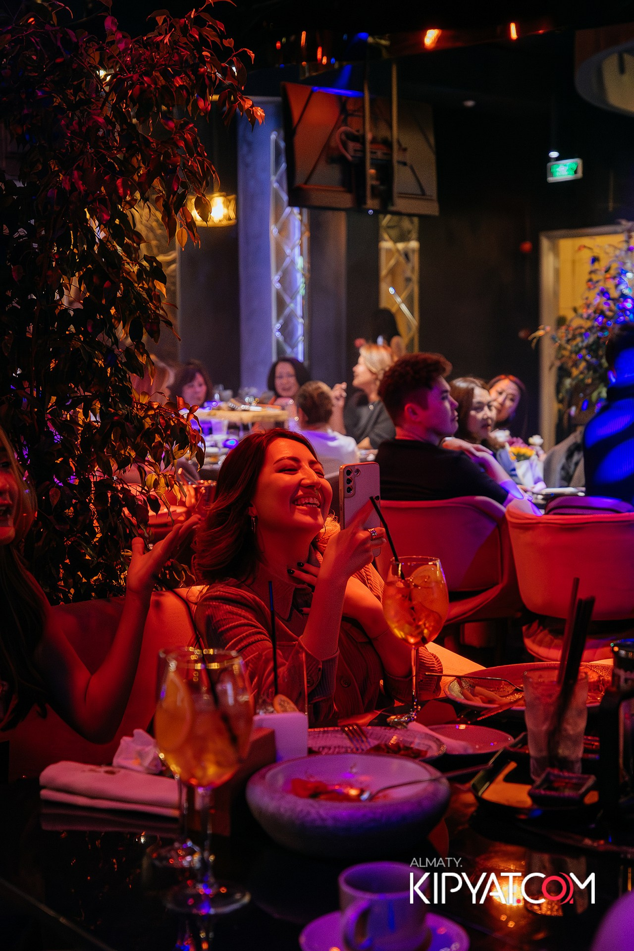 MOOD KARAOKE & TERRACE. КИПЯТКОМ АЛМАТЫ!