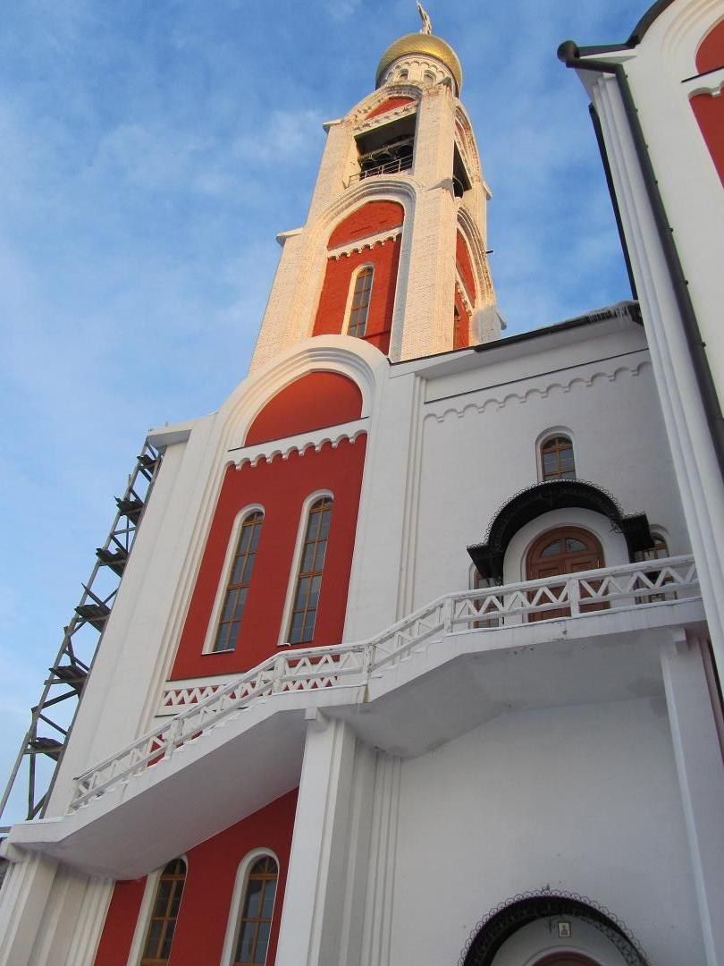 72-метровая колокольня собора