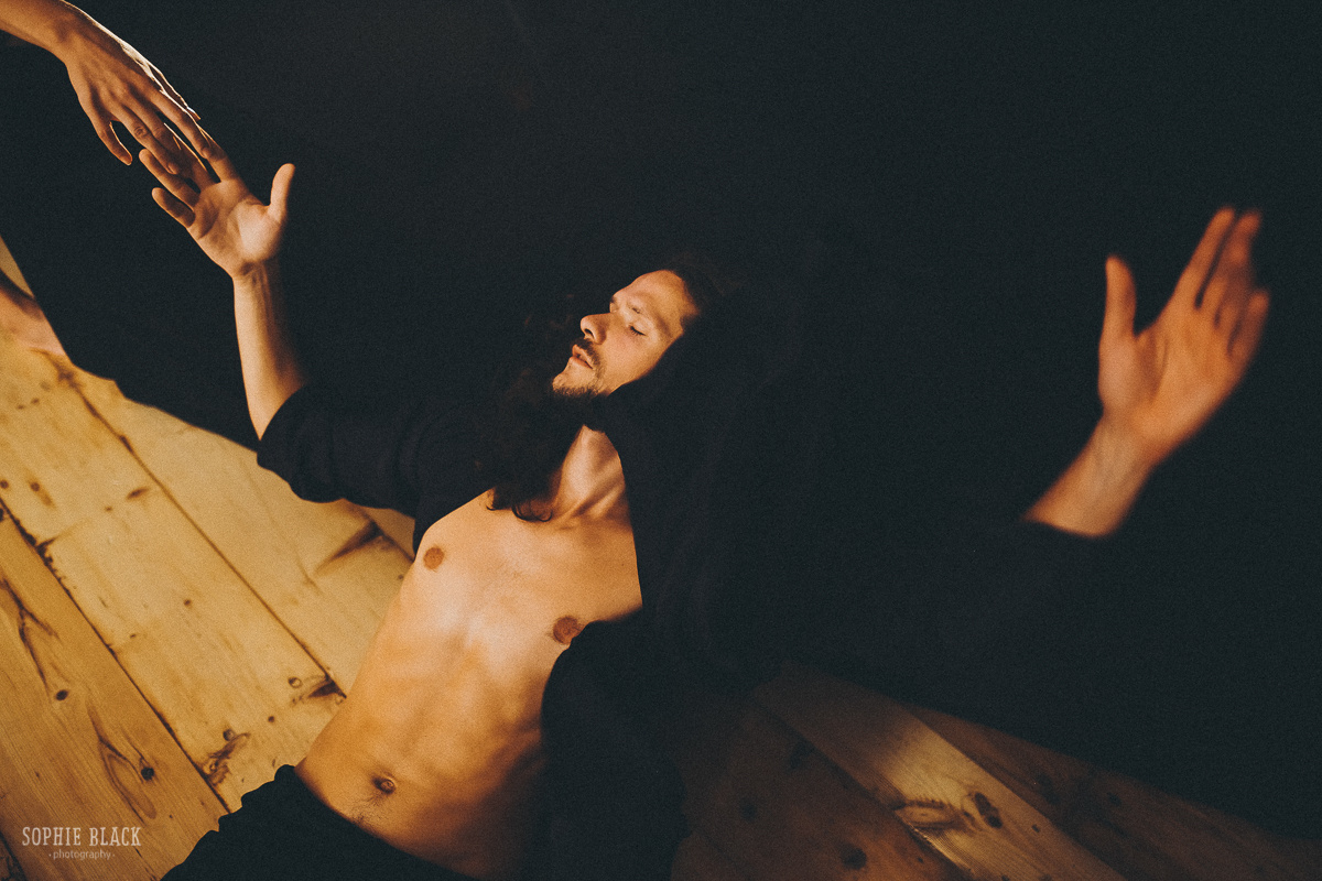 "тогда я стану ветром в твоих незаплетенных волосах". Соня Черных (sophieblack)