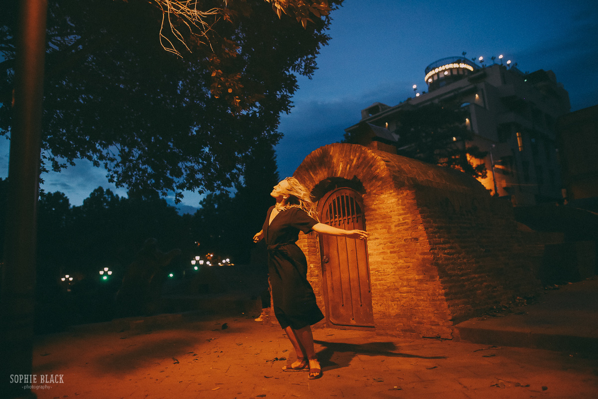 "тогда я стану ветром в твоих незаплетенных волосах". Соня Черных (sophieblack)