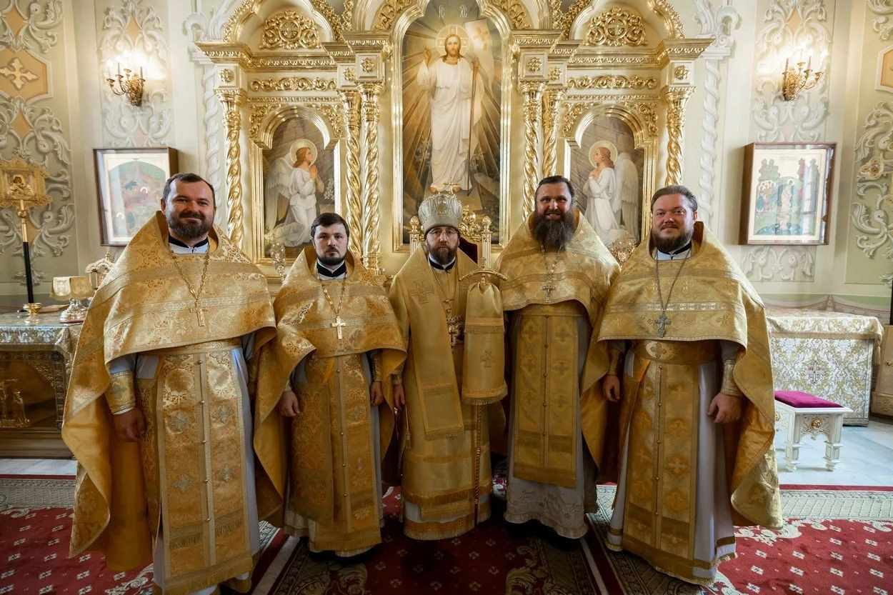 В ПОКРОВСКОМ СОБОРЕ САРАТОВА СОСТОЯЛОСЬ СОБОРНОЕ АРХИЕРЕЙСКОЕ БОГОСЛУЖЕНИЕ. Саратовское Северо-Западное благочиние
