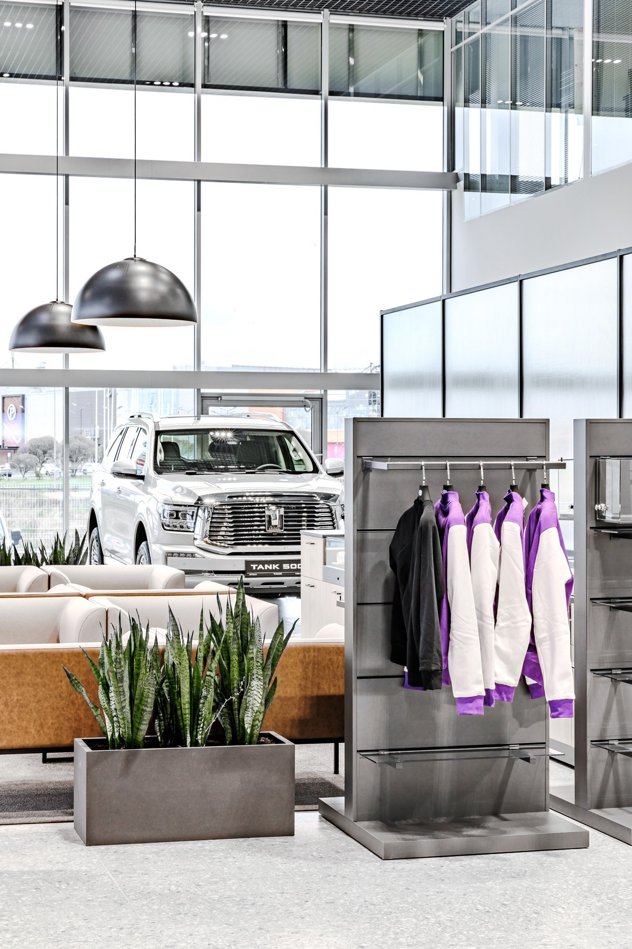 Диллерский центр ТАНК. Репортажный фотограф в Санкт-Петербурге Жолудев Владислав