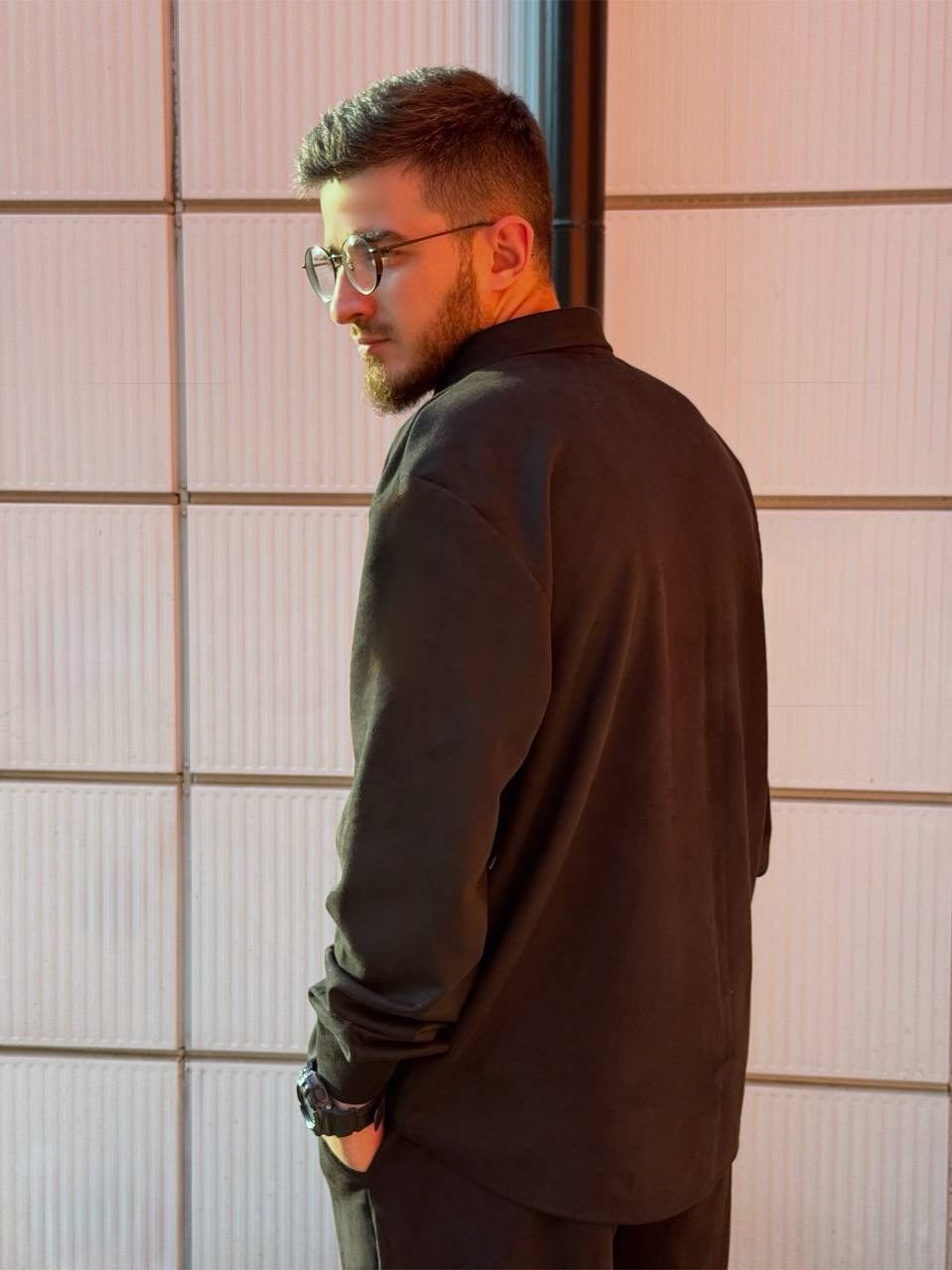 Акбер Ш. LUNAPRO Дом стильных, сборных и индивидуальных съемок для брендов