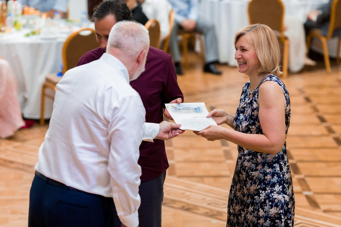 Выпускной в гимназии «Василиада». Репортажный фотограф Борис Геер