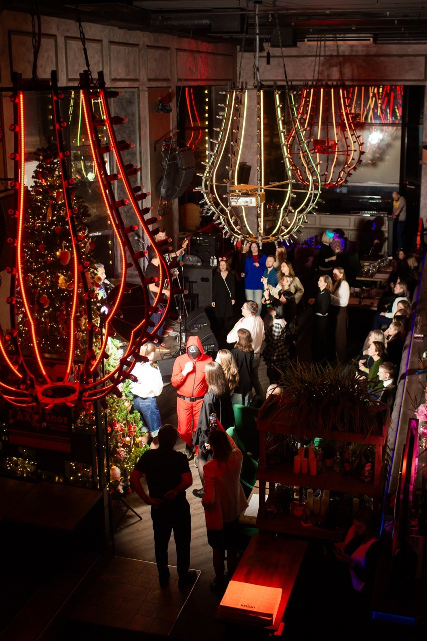 LЮSTRA bar 10.12.2025. Московская кавер-группа BankBand