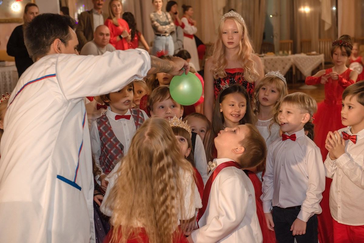 Выпускной в детской школе моделей HAPPYkids 2024. Семейный и коммерческий фотограф в Сочи Александр Бодунов