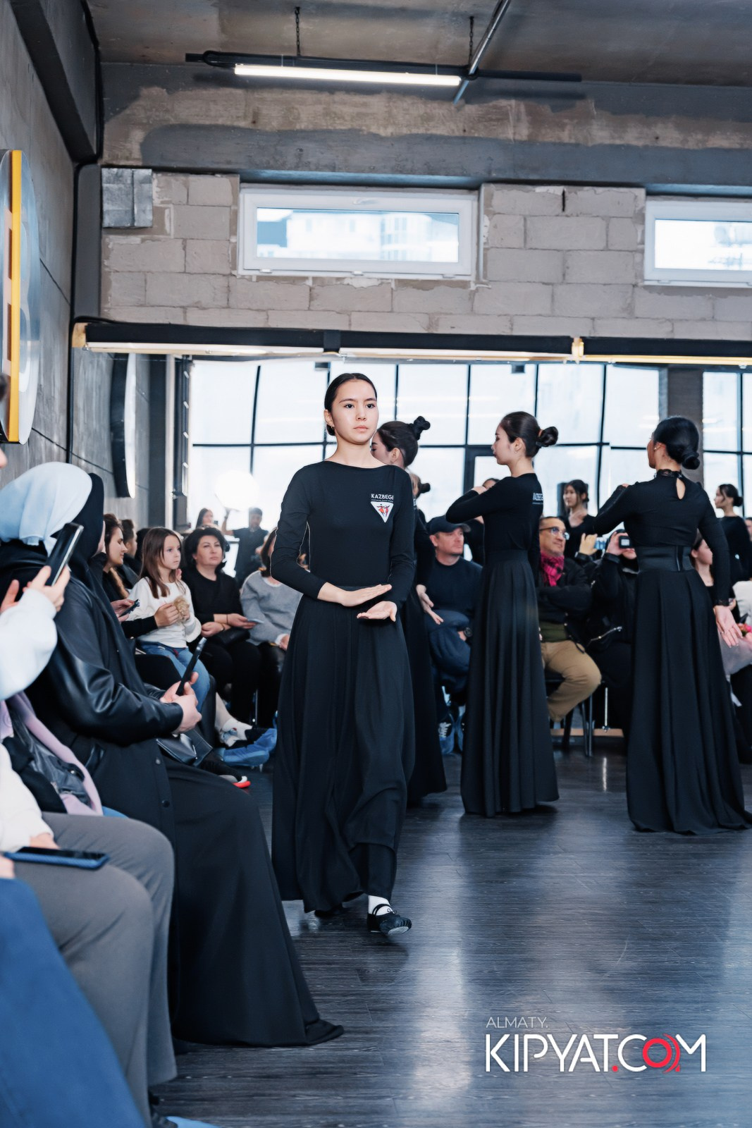 BLOCKBUSTER ТАНЦЕВАЛЬНАЯ АКАДЕМИЯ. КИПЯТКОМ АЛМАТЫ!