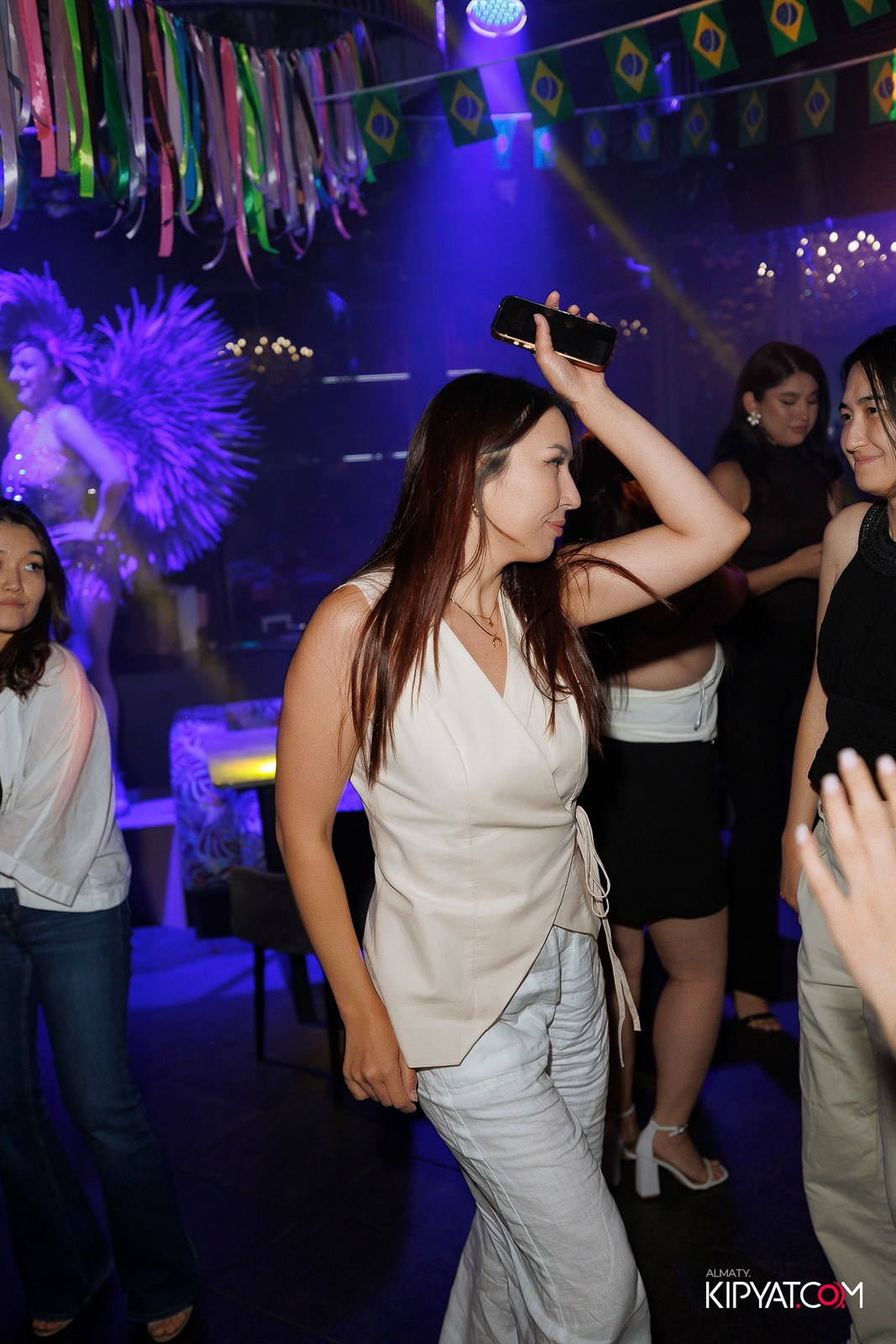 FRIENDS BAR & TERRACE. КИПЯТКОМ АЛМАТЫ! Фотосъемка мероприятий в Алматы