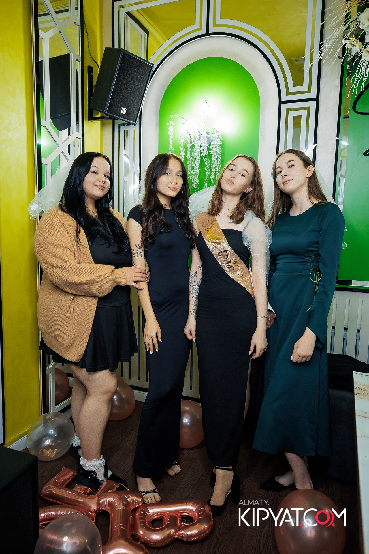 Ухо и Медведь на Гагарина. КИПЯТКОМ АЛМАТЫ!