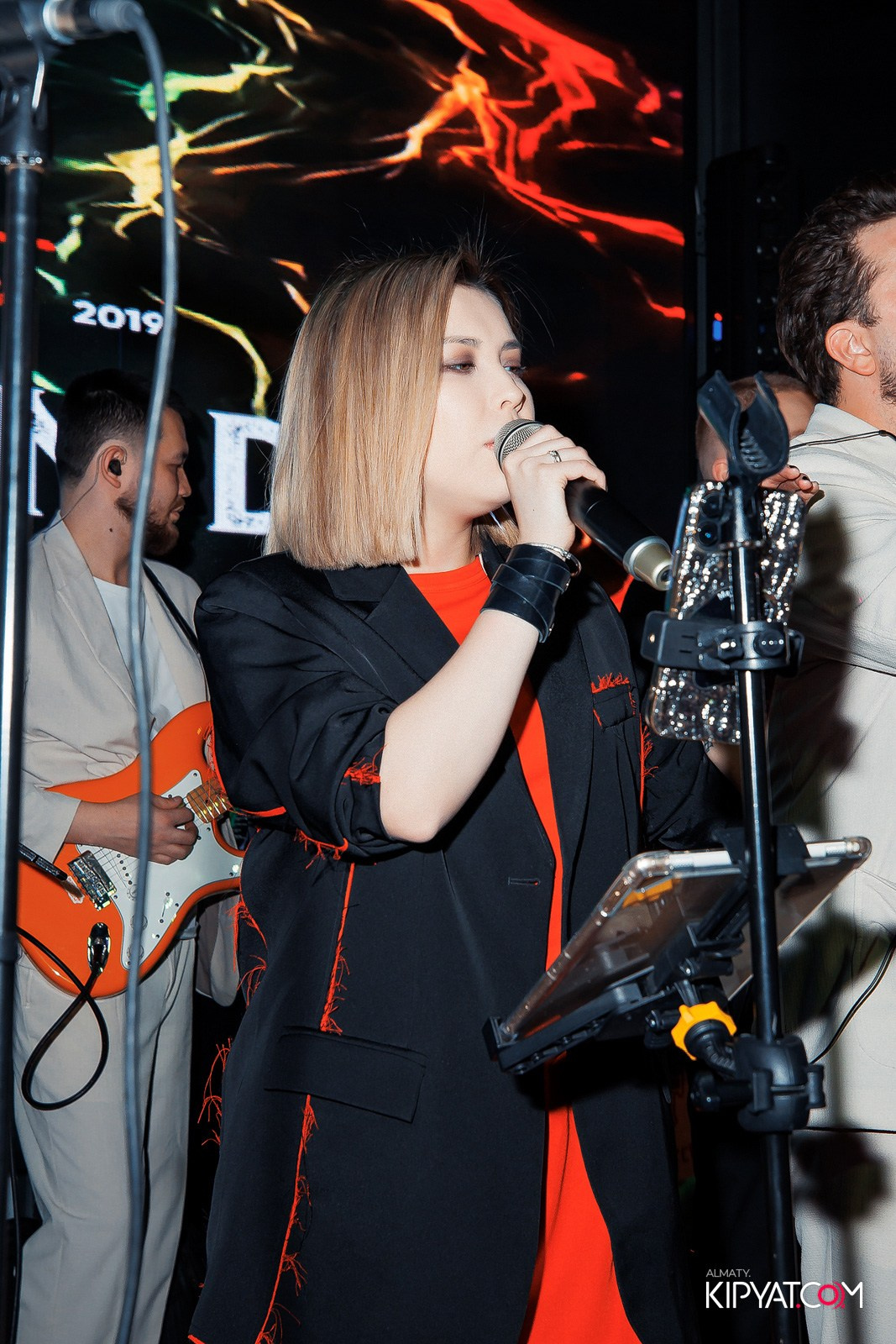 FRIENDS BAR & TERRACE. КИПЯТКОМ АЛМАТЫ!