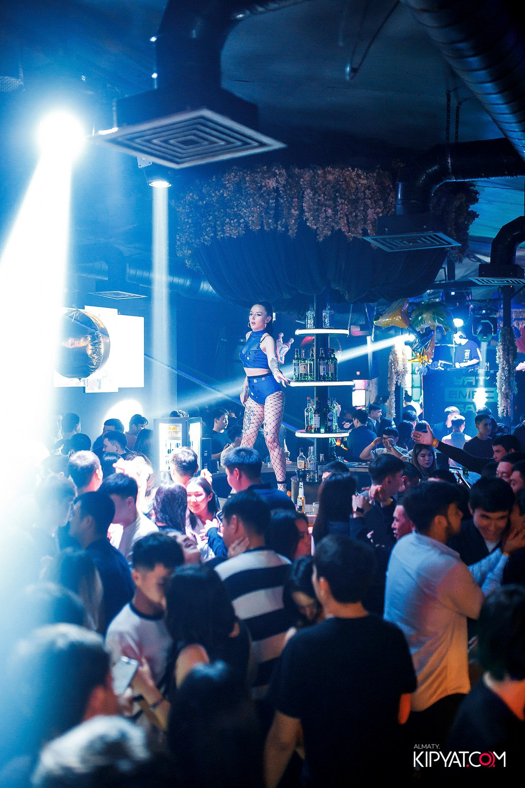 UYAT EMES BAR. КИПЯТКОМ АЛМАТЫ!