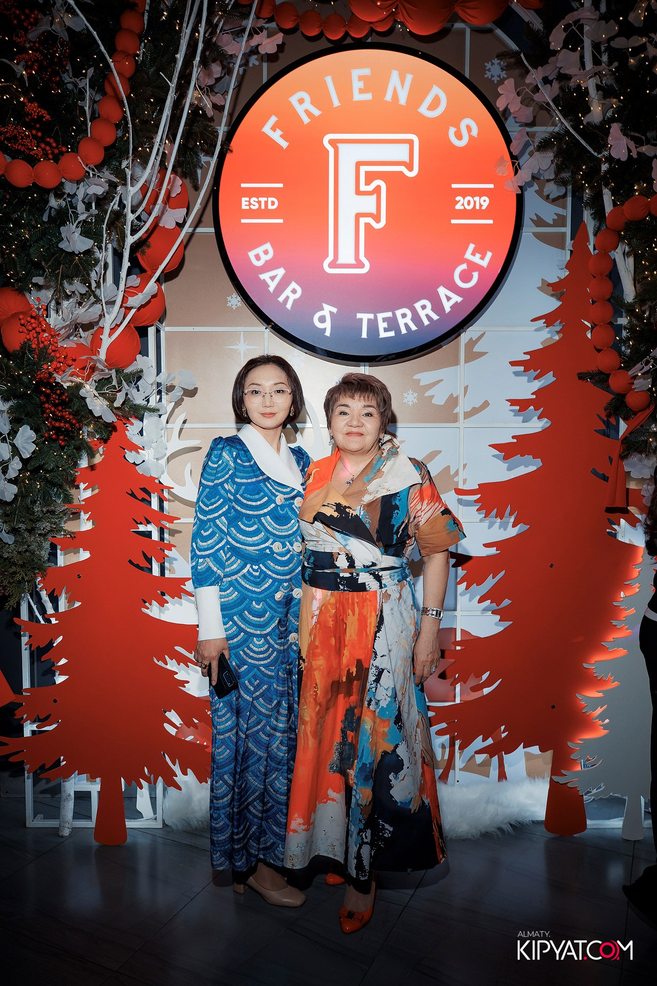FRIENDS BAR & TERRACE. КИПЯТКОМ АЛМАТЫ! Фотосъемка мероприятий в Алматы