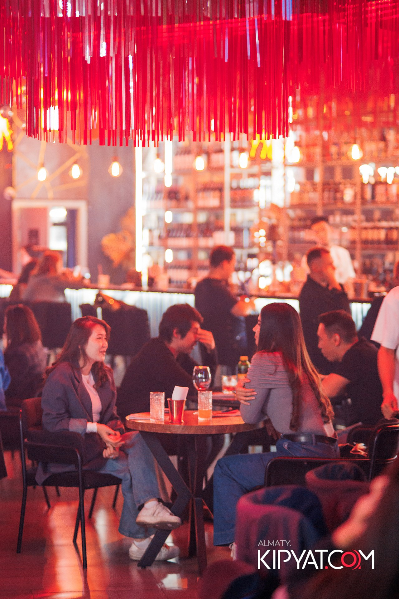 Friends bar & terrace. КИПЯТКОМ АЛМАТЫ!