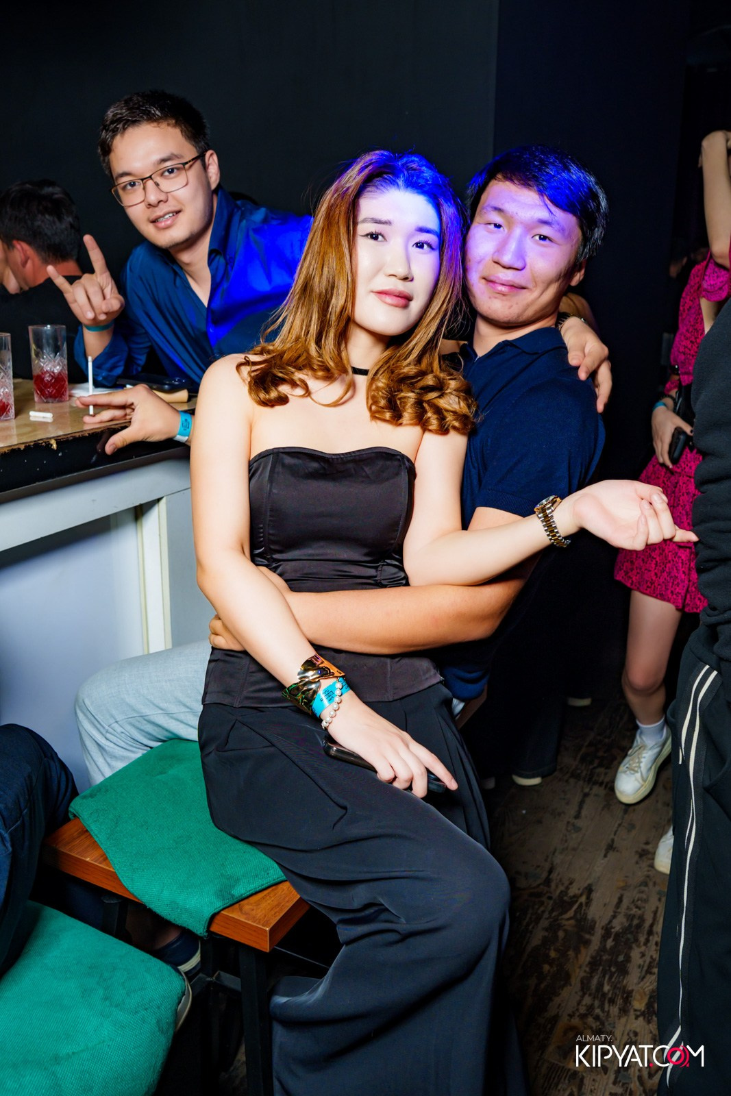 UYAT EMES BAR. КИПЯТКОМ АЛМАТЫ!