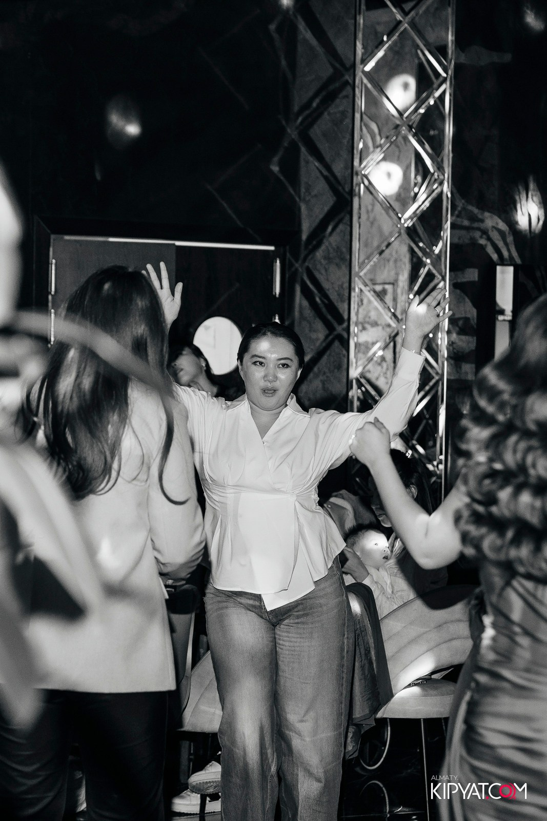 MOOD KARAOKE & TERRACE. КИПЯТКОМ АЛМАТЫ!