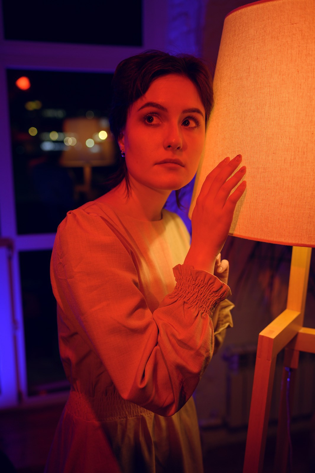 Фотосессия с цветным светом в фотостудии