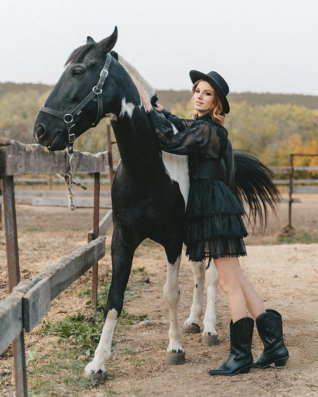 Конная прогулка история Любви. Свадебный и семейный фотограф в Краснодаре Миненко Кристина