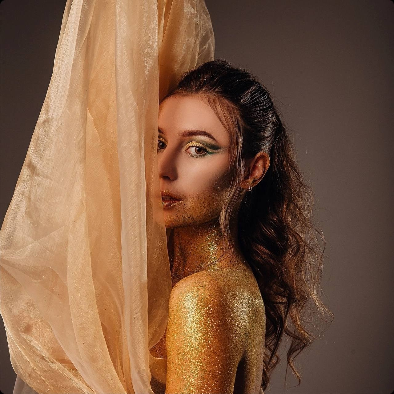 Студия. Кинокадры для тебя. фотограф и стилист по прическам Анастасия Помелова