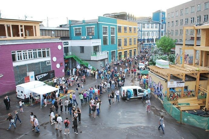 Московская улица как локация для фотосессии — арки и дворы