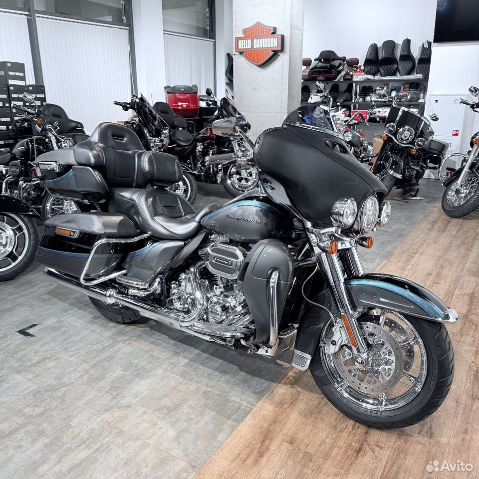 2015 Elесtra Glide CVO Limited 110 ABS. Hello Davidson, Москва. Только хорошие мотоциклы…
