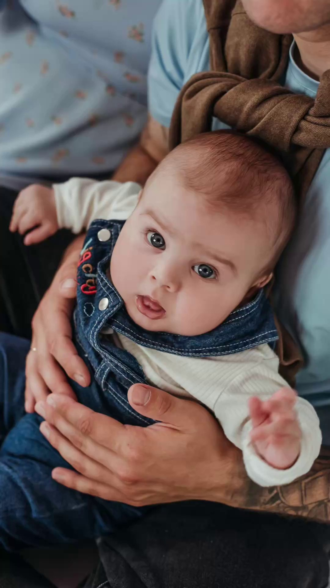 Семейная фотосессия в студии. Свадебный и портретный фотограф lifestyle